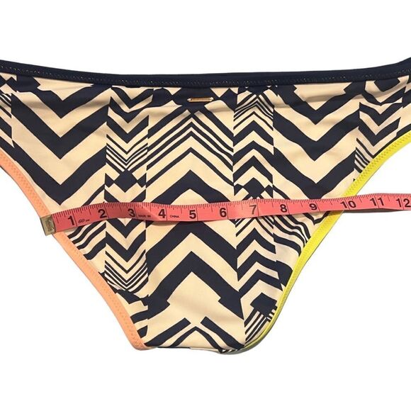 Victoria's Secret Navy and White Bikini Bottom - Picture 9 of 9